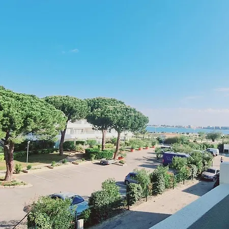 Climatisé 1 à 4 Personnes Vue *